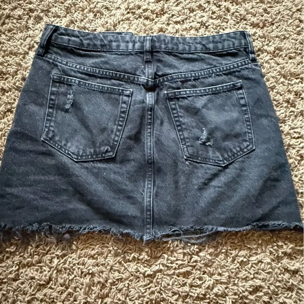 26 size We The Free Free People Black Denim Skirt Jean skirt distressed